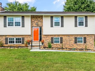 106 Stowers Dr, Corryton, TN 37721