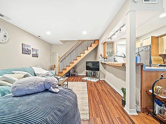3rd image of 1180 Cove Dr