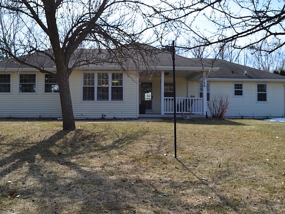 2nd image of 1758 Oakridge Pl
