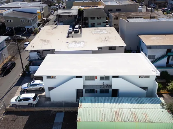 910 Kopke St, Honolulu, HI 96819