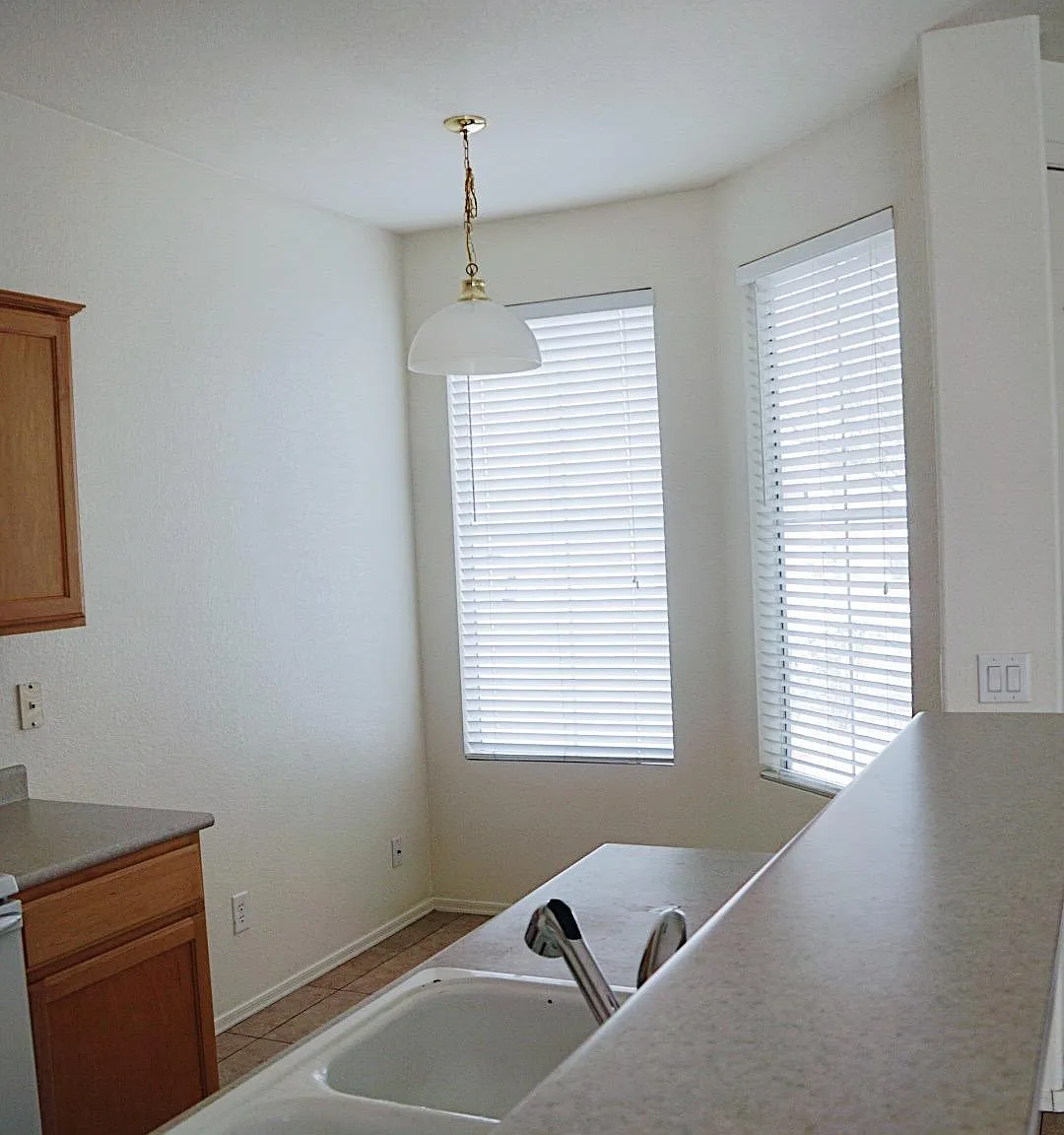 3 bed, 1200 sqft, $1,700 — Photo 3