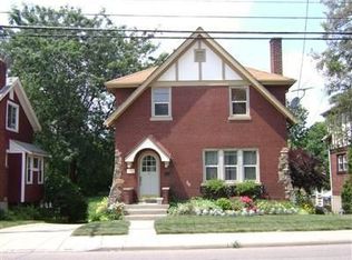 3933 Race Rd, Cincinnati, OH 45211