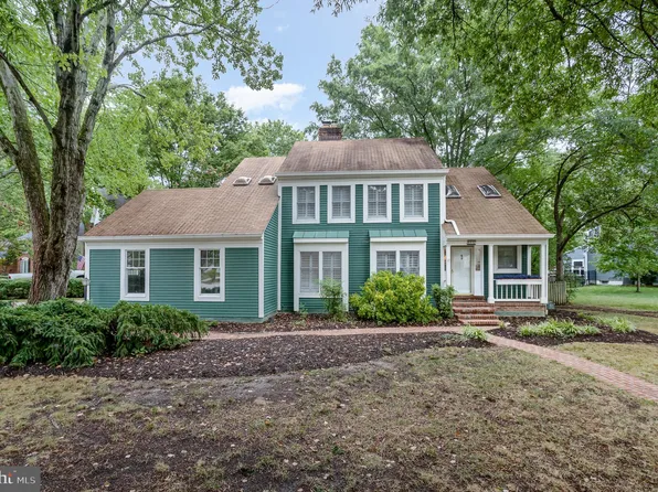 8817 Northern Spruce Ln, Alexandria, VA 22309