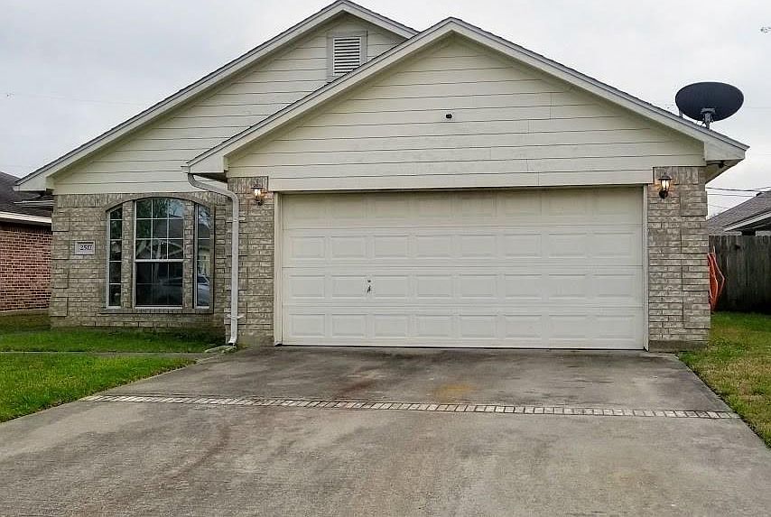 1st image of 2517 37th Ave N