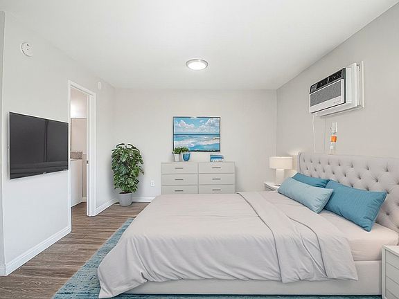 3rd image of 1605 W Holt Ave #3