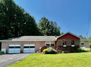 1636 Mary Lou Retton Dr, Fairmont, WV 26554