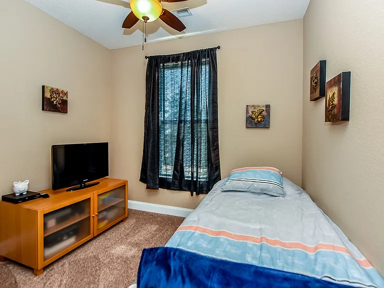 527 Hook Cir — Photo 17