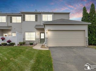 26761 Kirkway Cir, Woodhaven, MI 48183