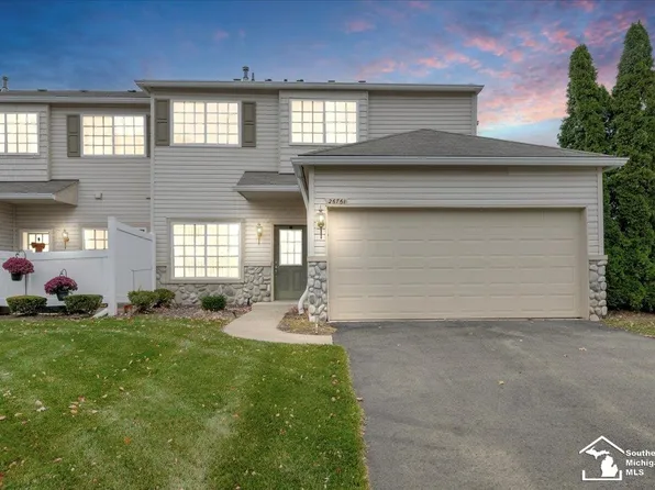 26761 Kirkway Cir, Woodhaven, MI 48183