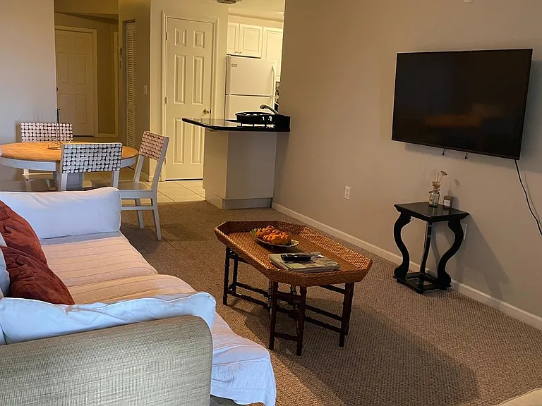 2060 Greenview Shores Blvd #319 — Photo 7