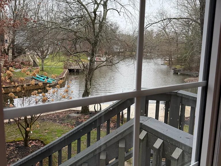 Arrowhead Dr — Photo 13