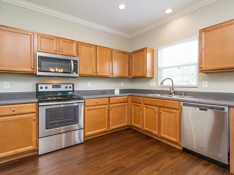1016 Solomon Ln — Photo 8