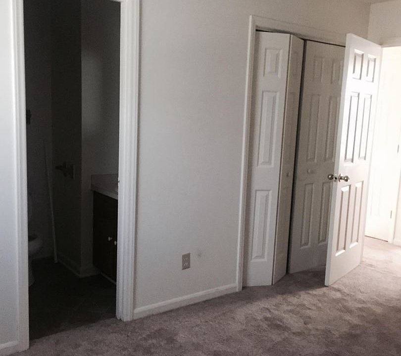 2nd image of 600 W Wainman Ave APT B