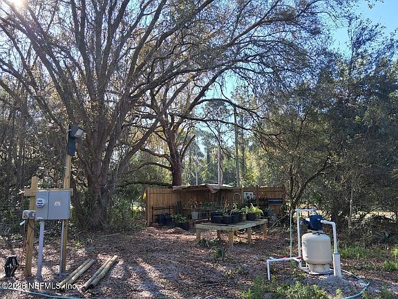 3rd image of 910 PARADISE Boulevard