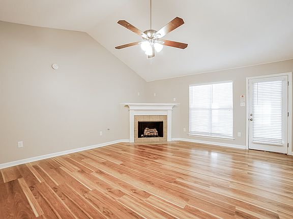3rd image of 7089 Willow Point Dr