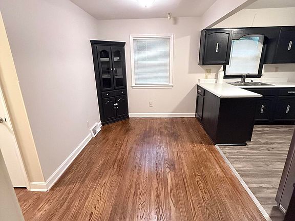 4th image of 2323 Ecton Ln