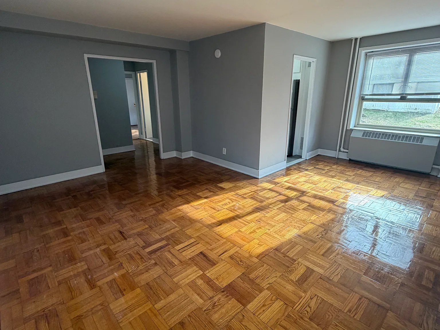 186th Ln, Fresh Meadows — Photo 3