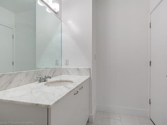 4th image of 133 NE 2nd Ave APT 2306
