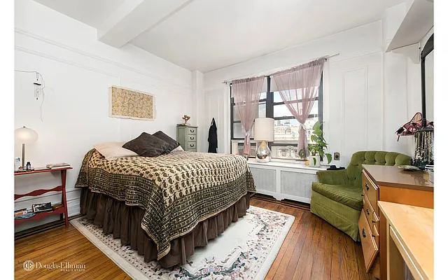 Rented by Douglas Elliman | media 16