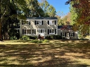 8 Cross Brook Dr, Califon, NJ 07830