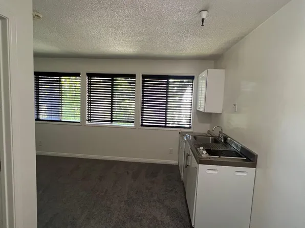 531 Prescott St #17B, Pasadena, CA 91104