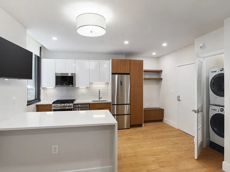 Studio Apartment with Murphy Bed