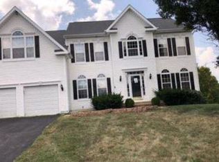 35733 Winslow Ct, Round Hill, VA 20141
