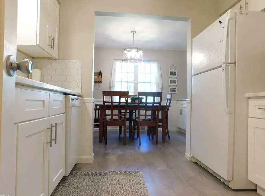 495 Parkside Drive - 1 — Photo 4