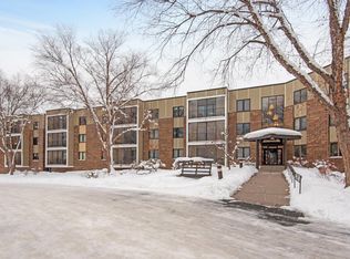 10 Windsor Ct APT 301, New Brighton, MN 55112