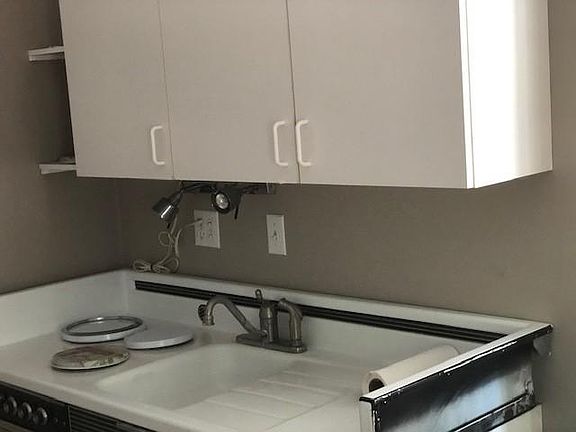 2nd image of 1556 Larkspur Dr #1