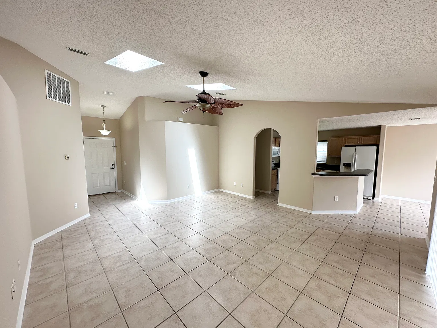36 Port Royal Dr — Photo 3