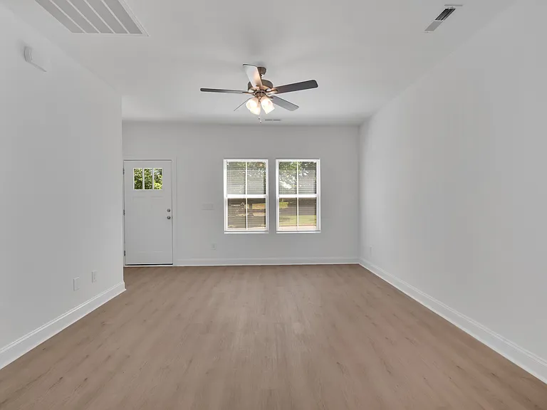 233 Broad St — Photo 10