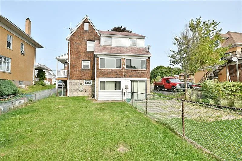 111 W Edna St photo 1
