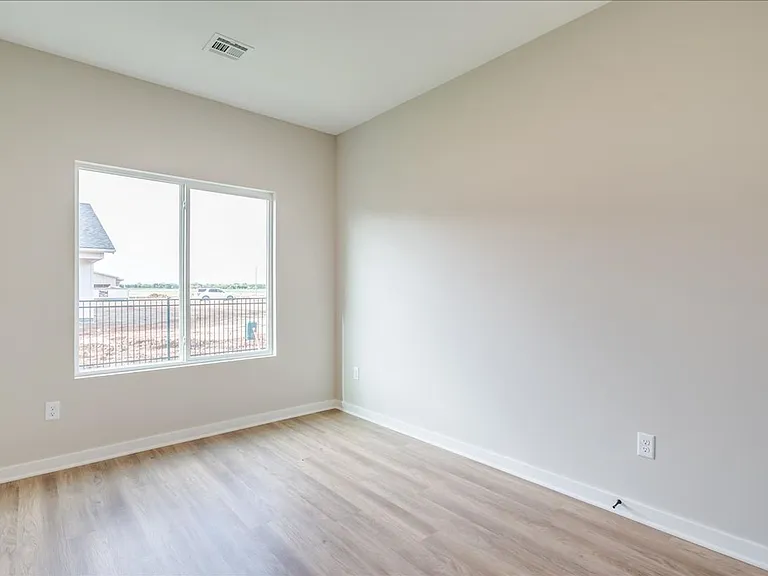 15339 W Kristina St — Photo 8