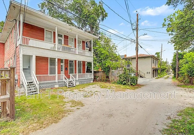 512 E Waldburg Ln — Photo 4