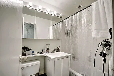 Rented by Urbane Brokerage