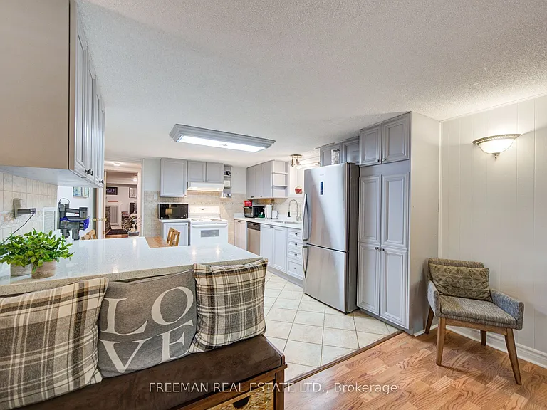 723 Euclid Ave #BASEMENT — Photo 12