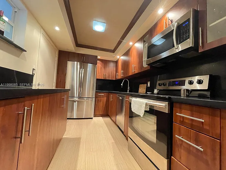 1750 James Ave #5G — Photo 12