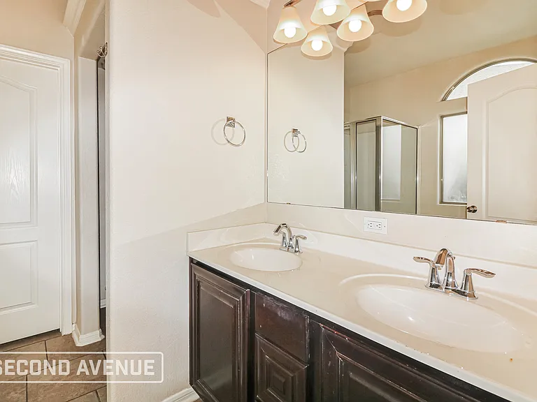 1037 Imperial St — Photo 12