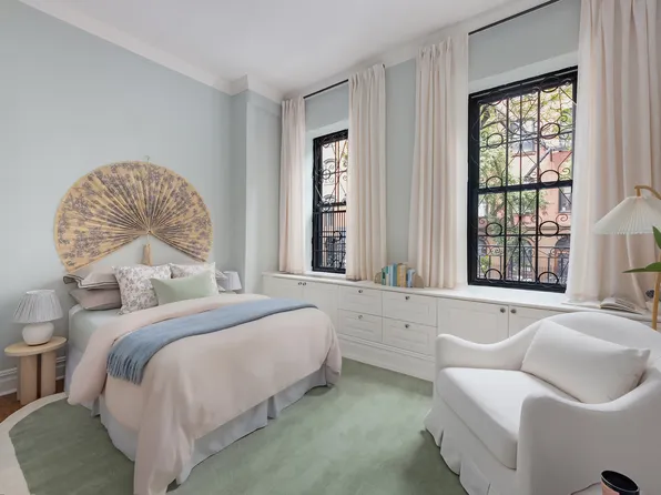 222 East 11th Street image 25 of 30