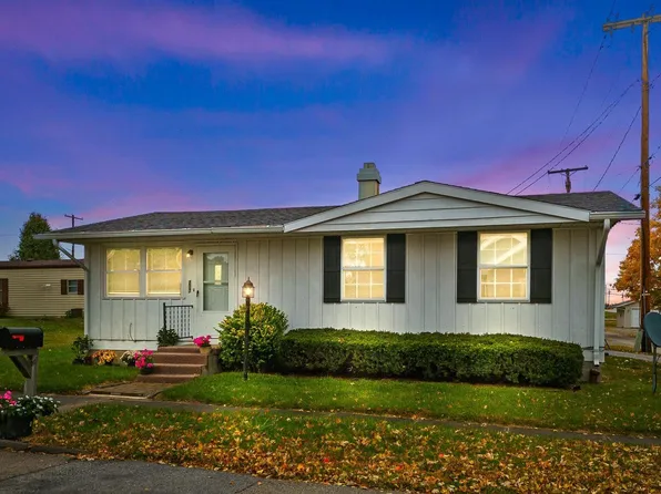 207 S Ogden St, Ossian, IN 46777