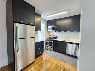 1725 Edison Ave APT 2E, Bronx, NY, 10461