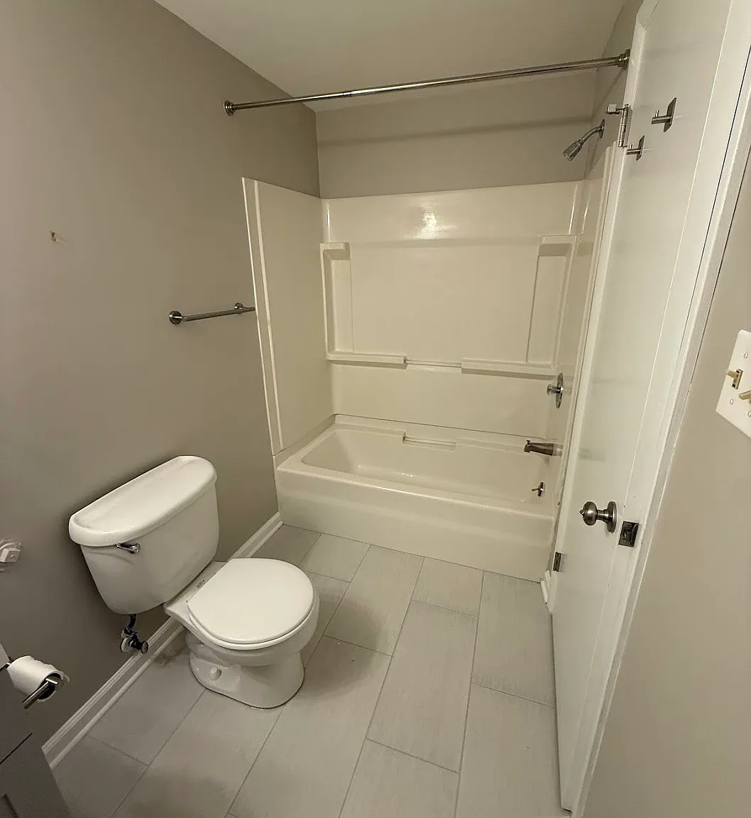 2 bed, 1390 sqft, $2,400 — Photo 2