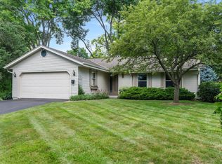 125 Kieker Rd, Thiensville, WI 53092