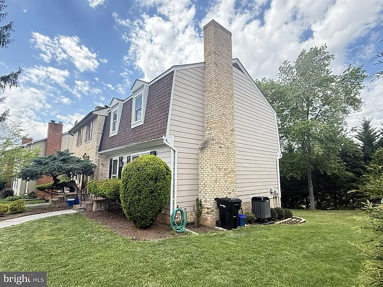 824 Appleseed Ct — Photo 3