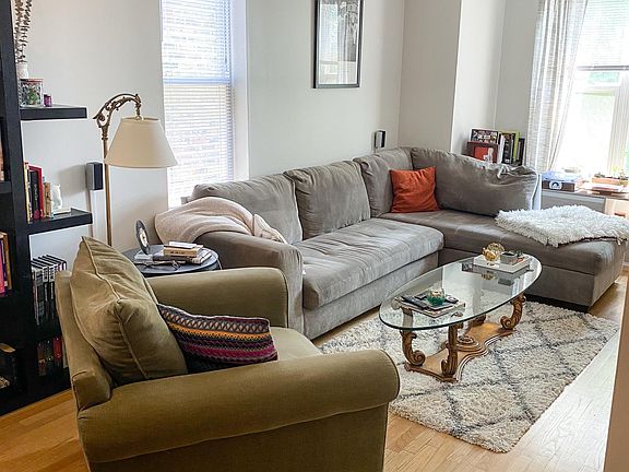 2nd image of 2642 W Cortland St #2