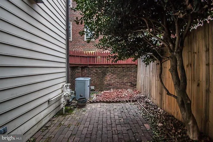 211 S Fayette St — Photo 14