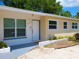 575 Hillside Dr S, Saint Petersburg, FL 33705