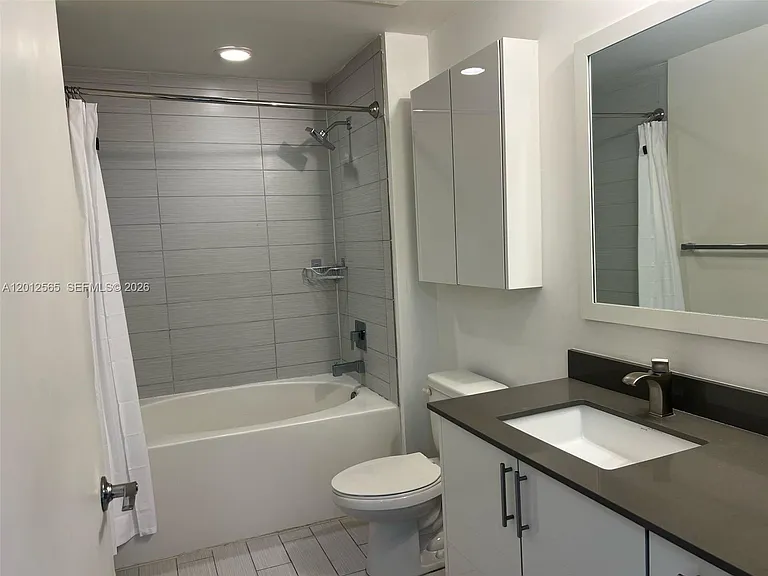 999 SW 1st Ave #1601 — Photo 11