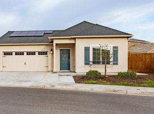 2115 Las Rosas Ave, Clovis, CA